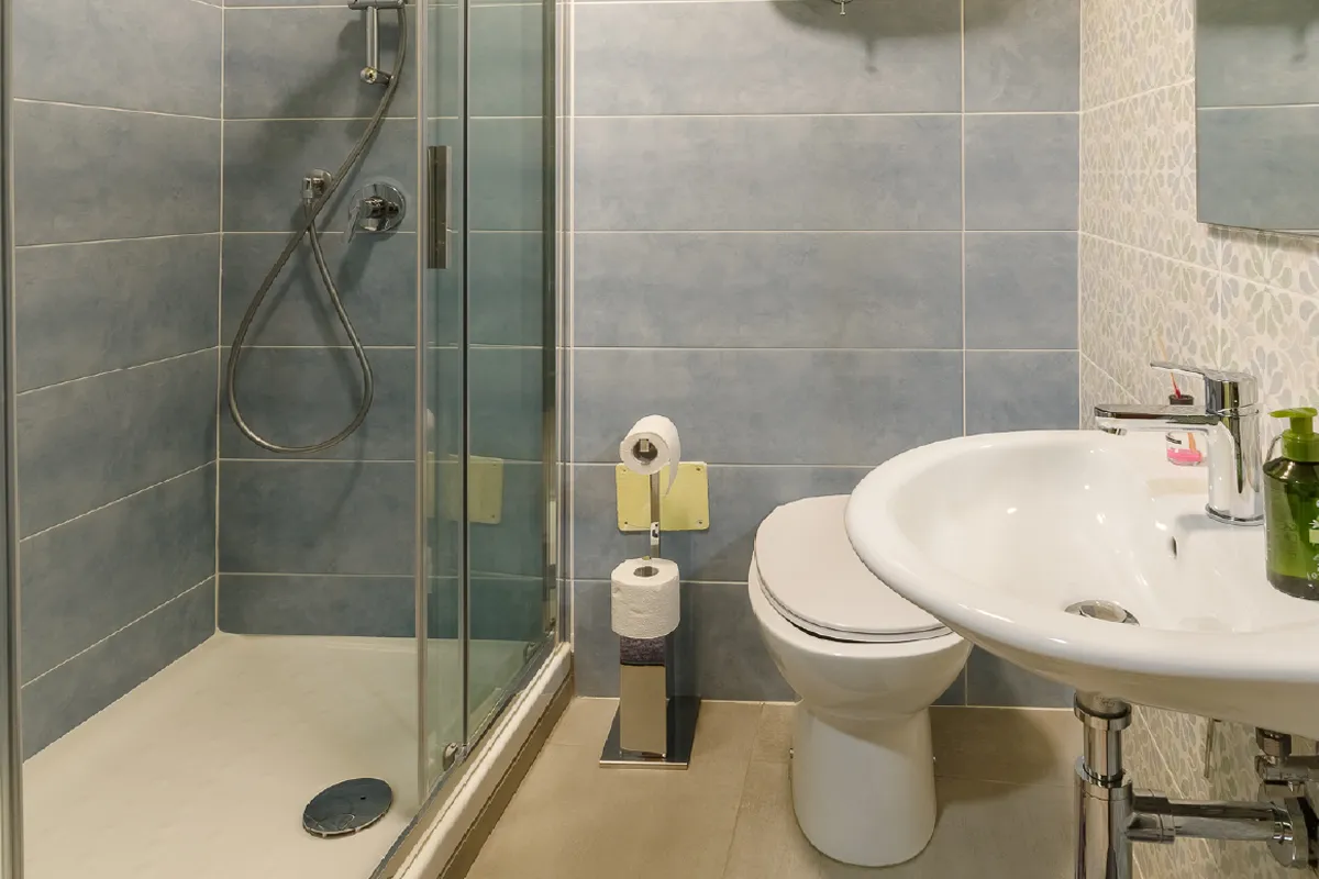 Arcobaleno 2 bagno affittacamere a foligno