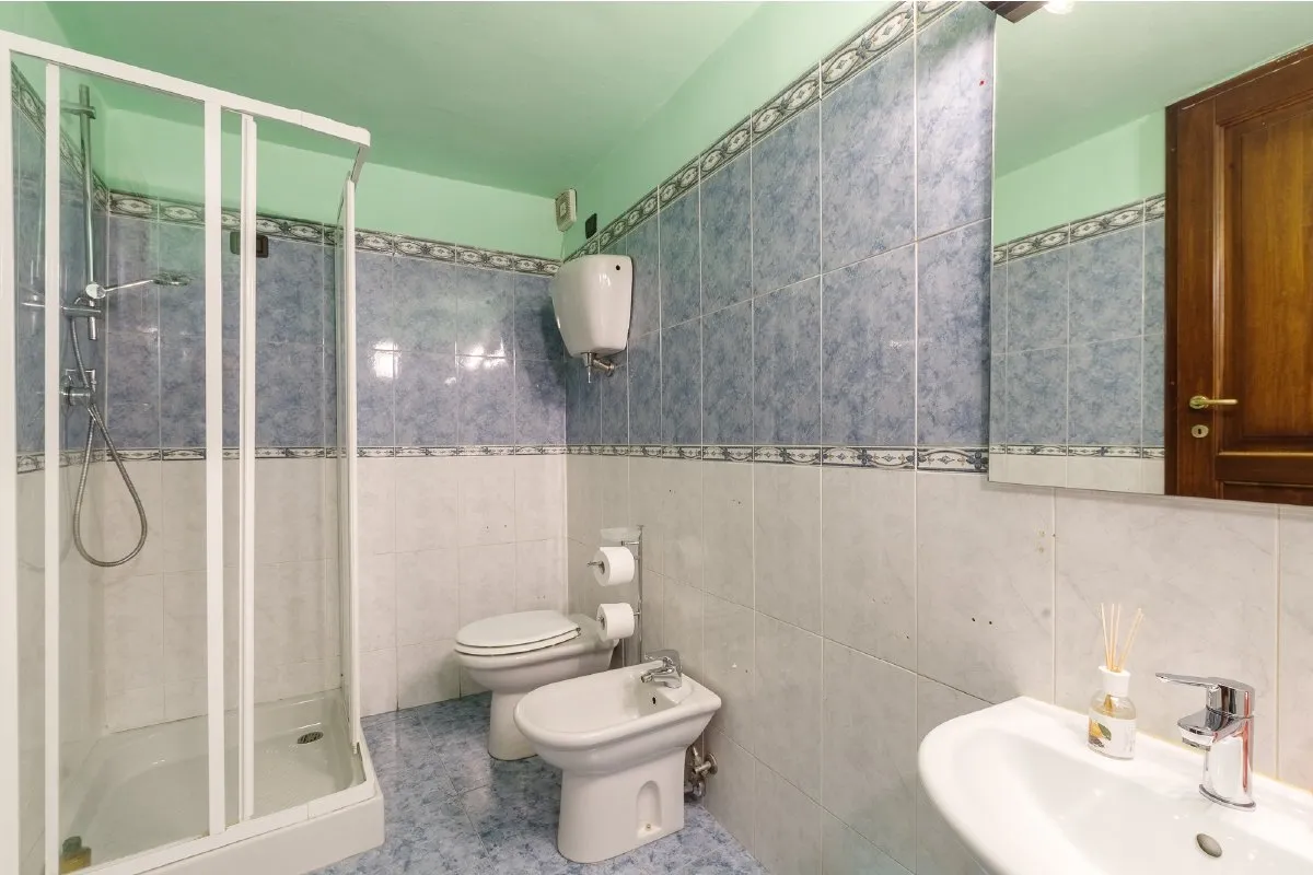 Arcobaleno 3 bagno affittacamere foligno