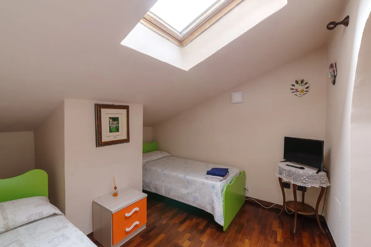 Arcobaleno 3 camera doppia affittacamere foligno